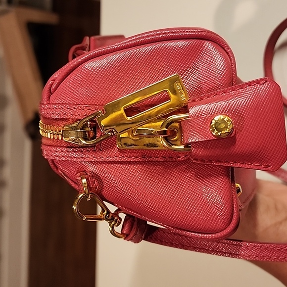 Prada mini crossbody bag MUST GO - Picture 6 of 15